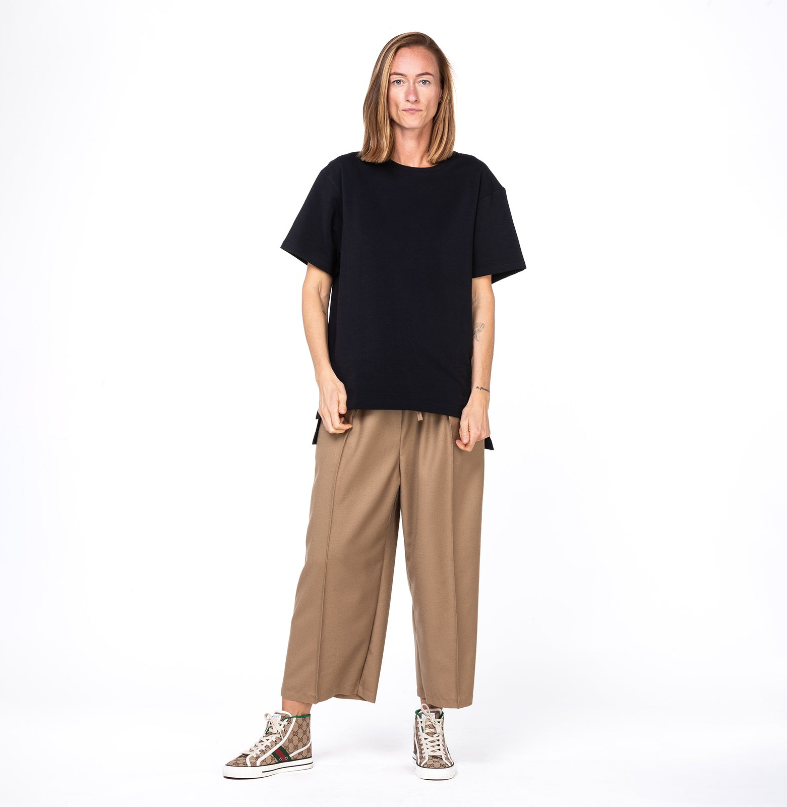Good no brand tee b