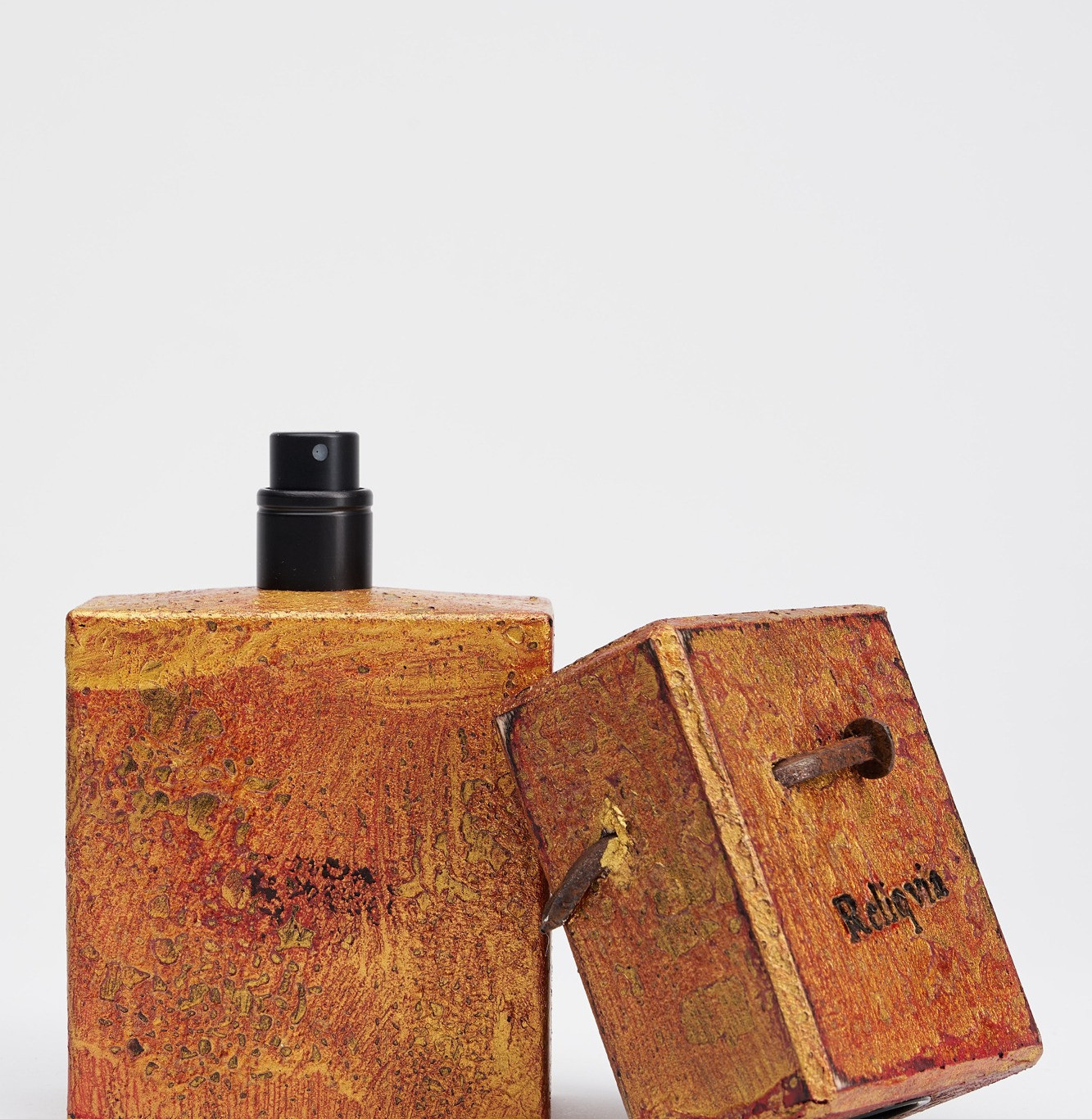 Reliqvia by Filippo Sorcinelli