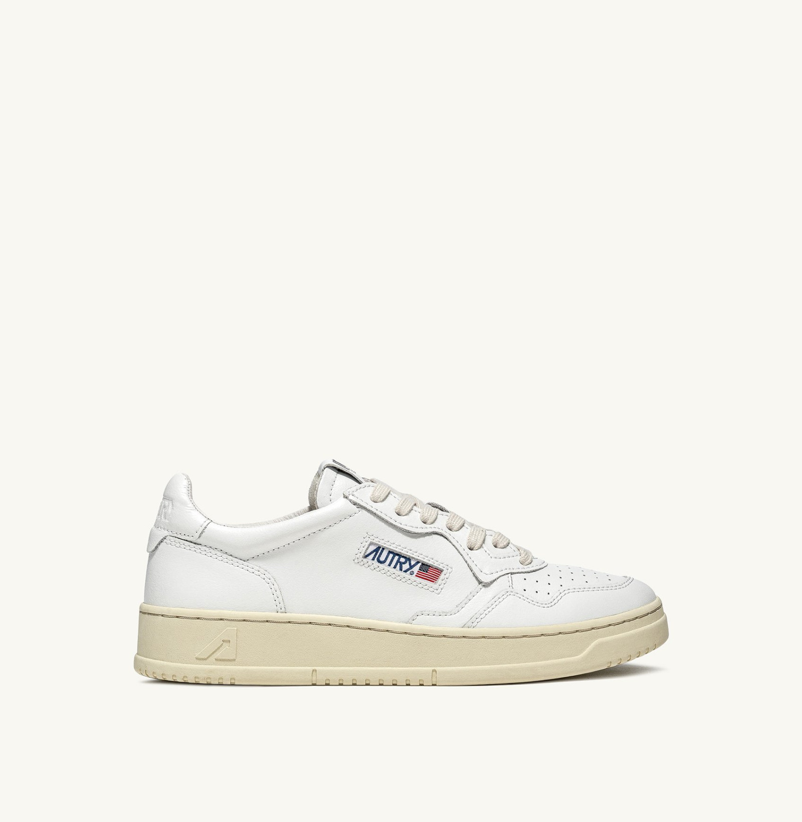  AUTRY MEDALIST LOW SNEAKERS IN WHITE LEATHER MAN