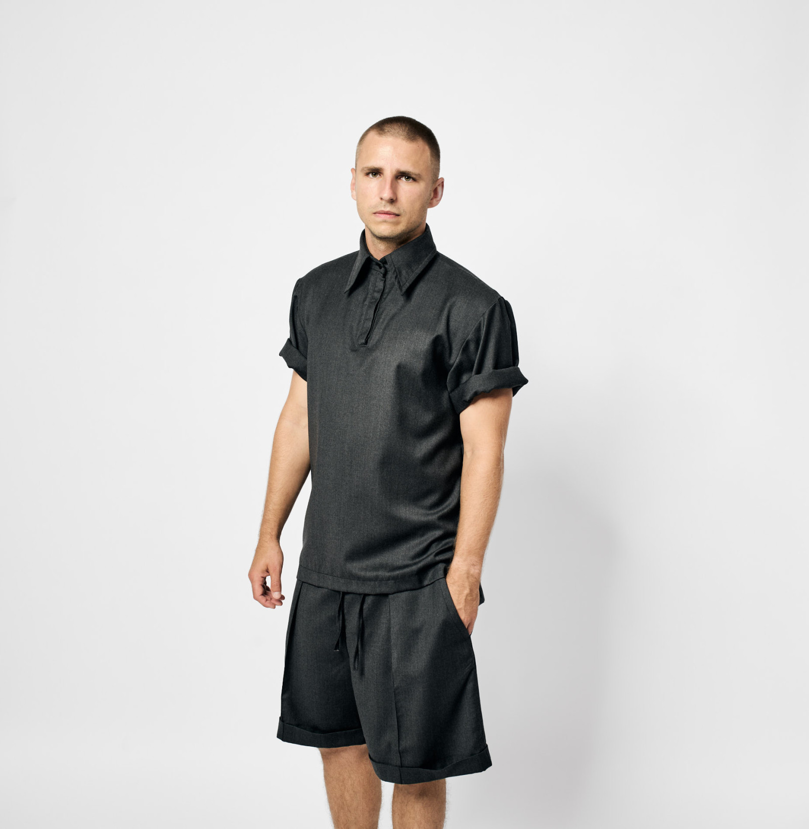 Wool Cuff shorts Graphite