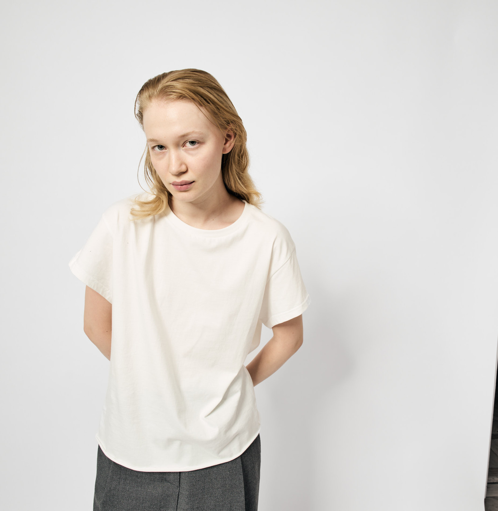Good Everyday tee off white