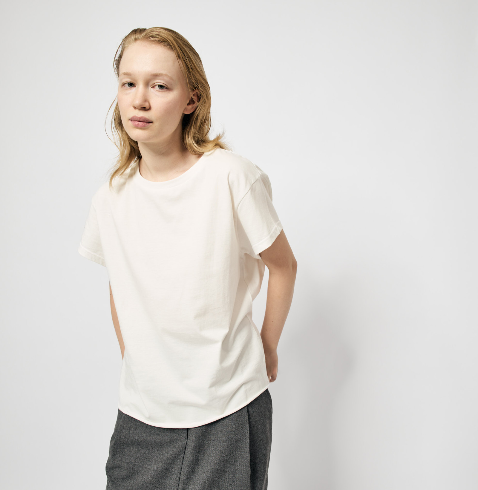 Good Everyday tee off white