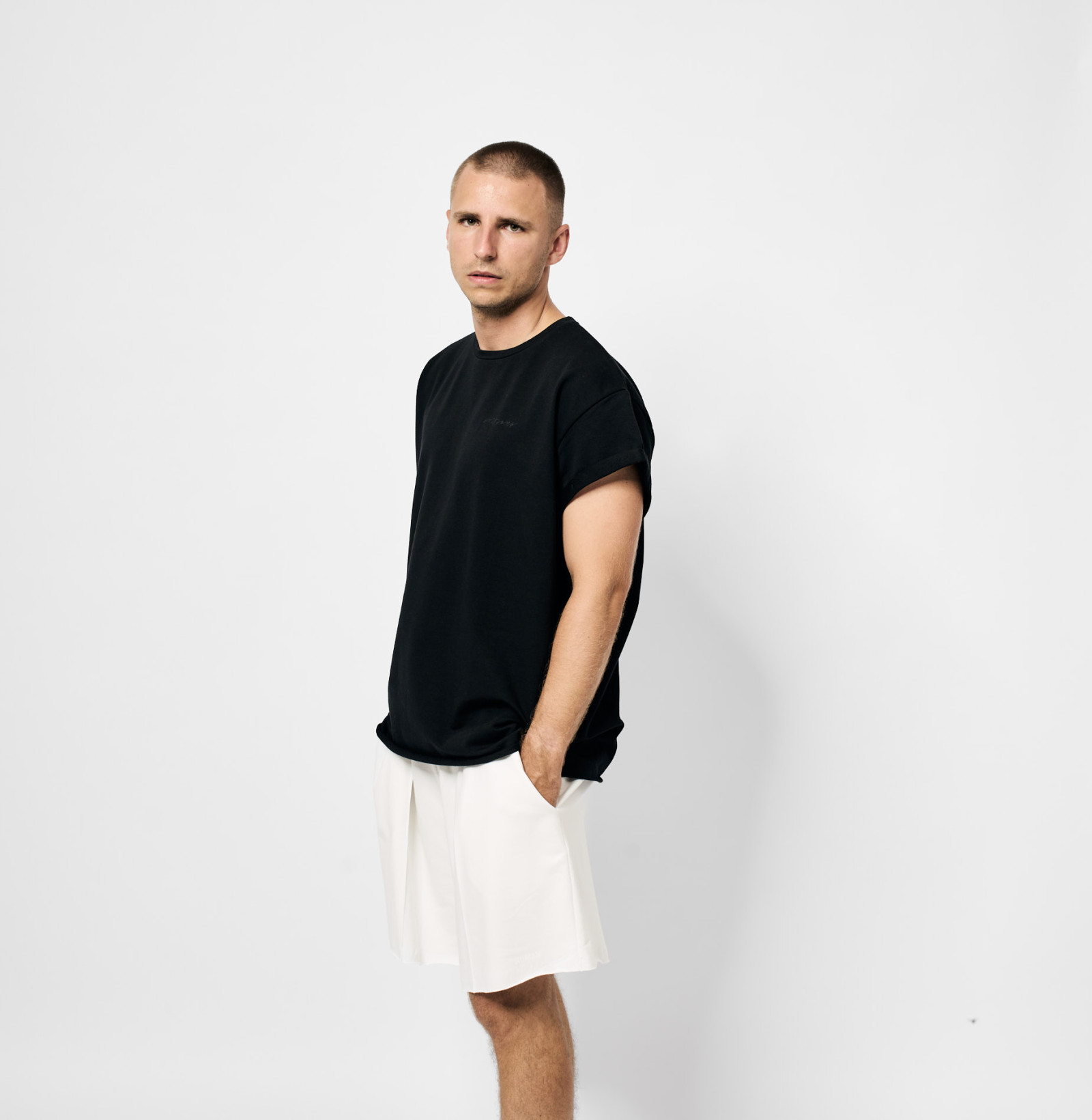 Lazy puck shorts off white