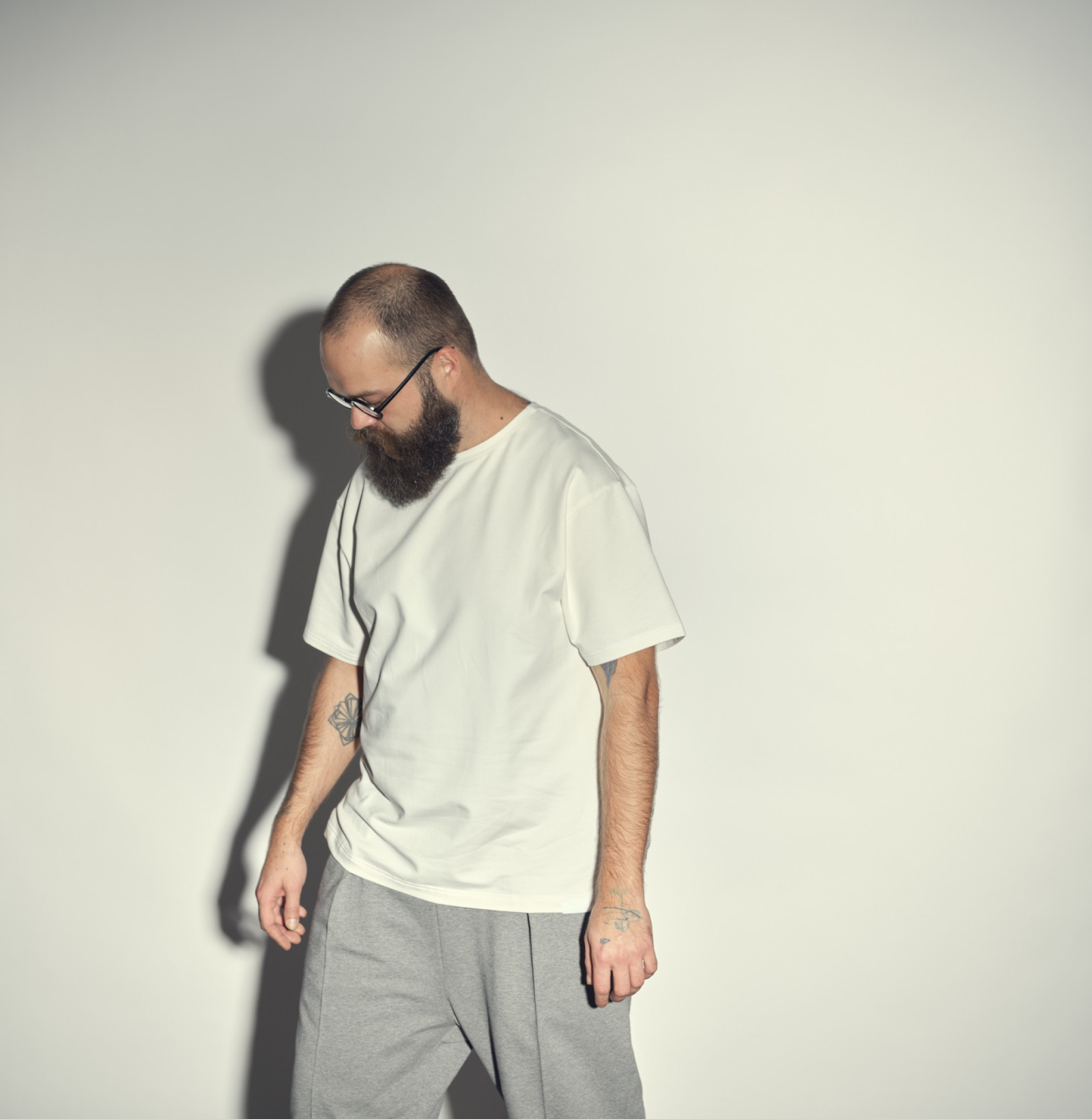 Good no brand tee off white