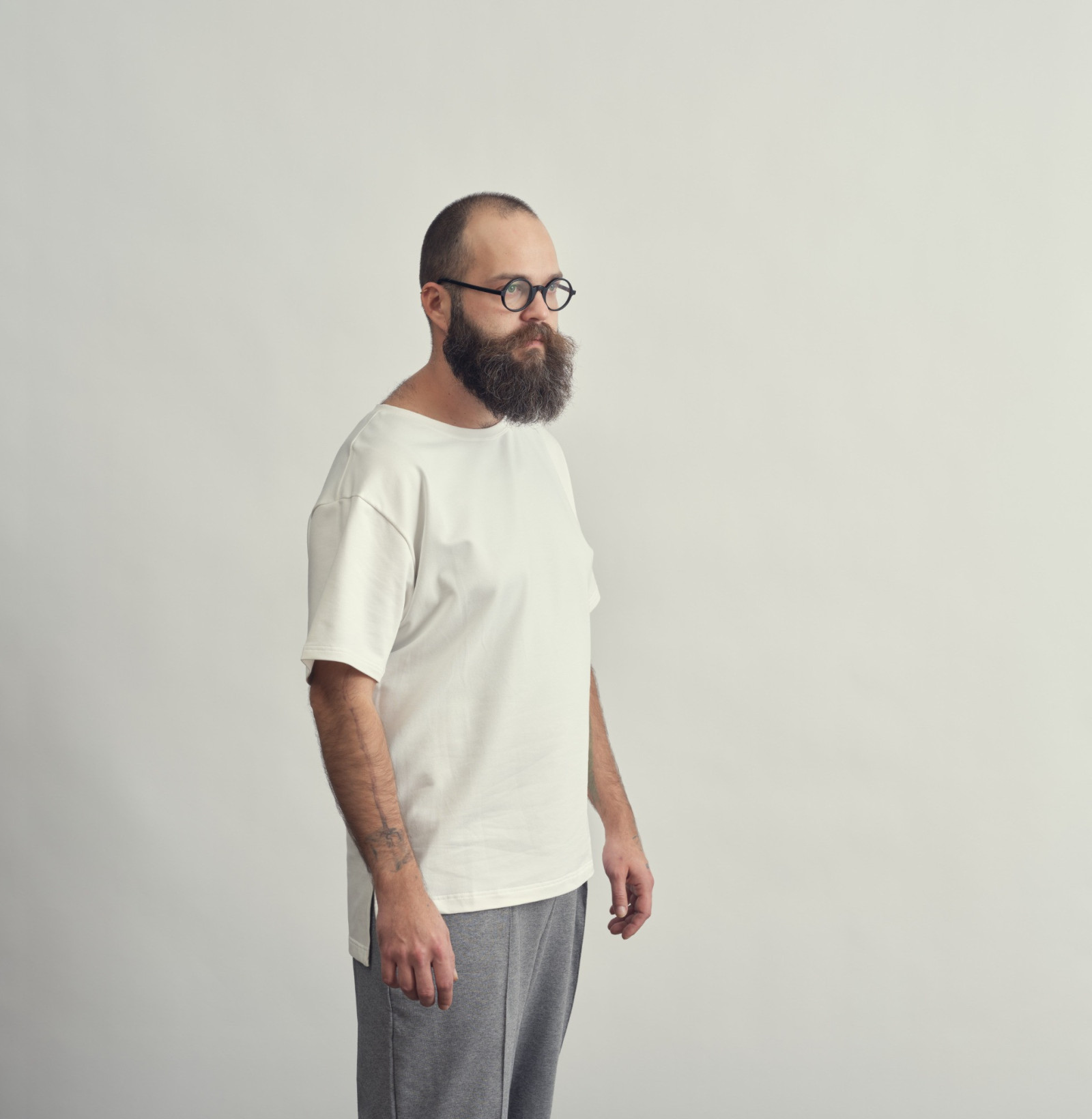 Good no brand tee off white