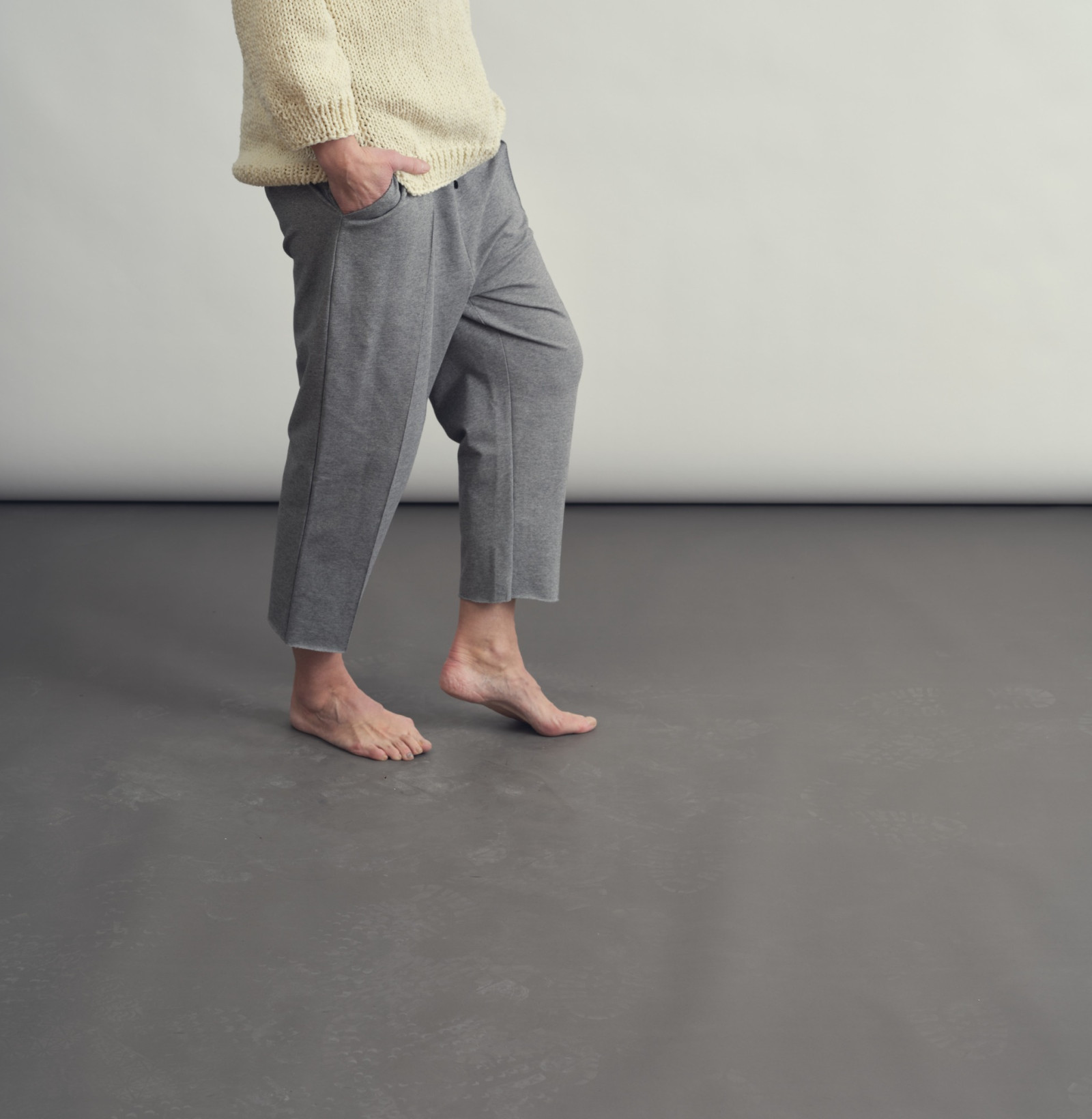 Wide carrot sweatpants grey