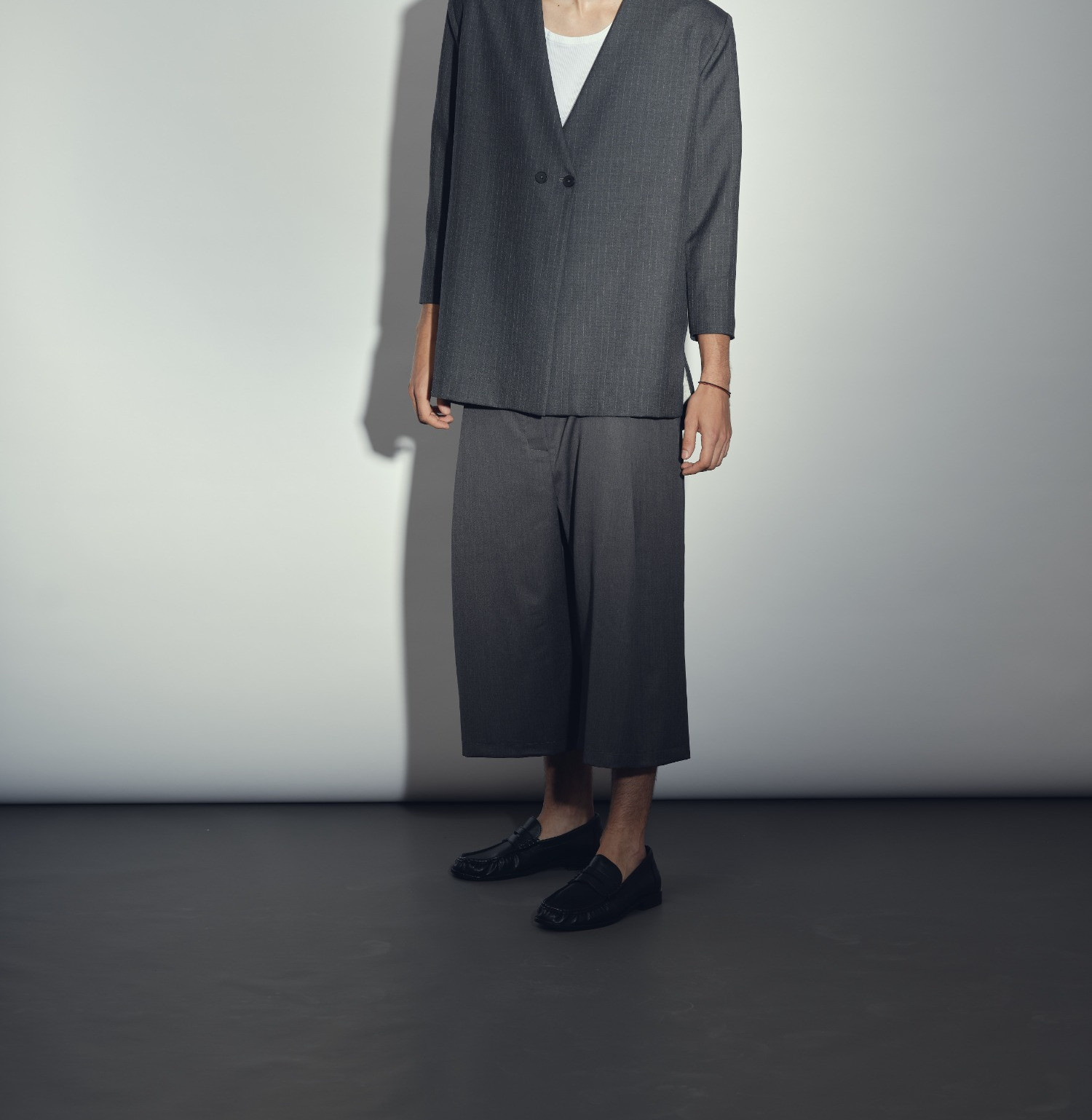 Wool mid-calf pants anthracite