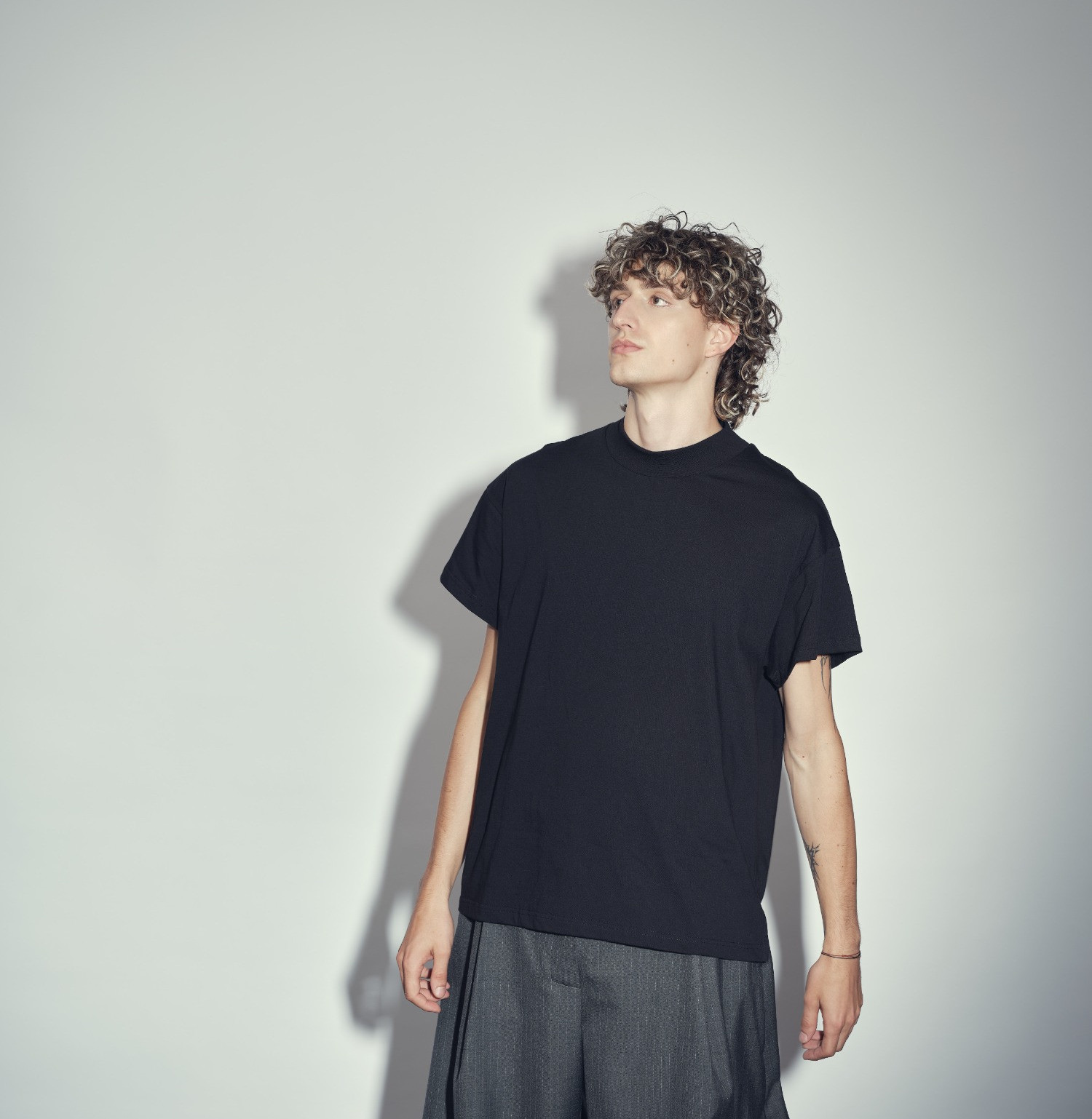 Lazy Neck Tee 02 b