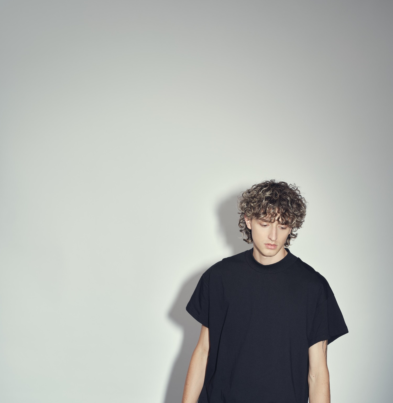 Lazy Neck Tee 02 b