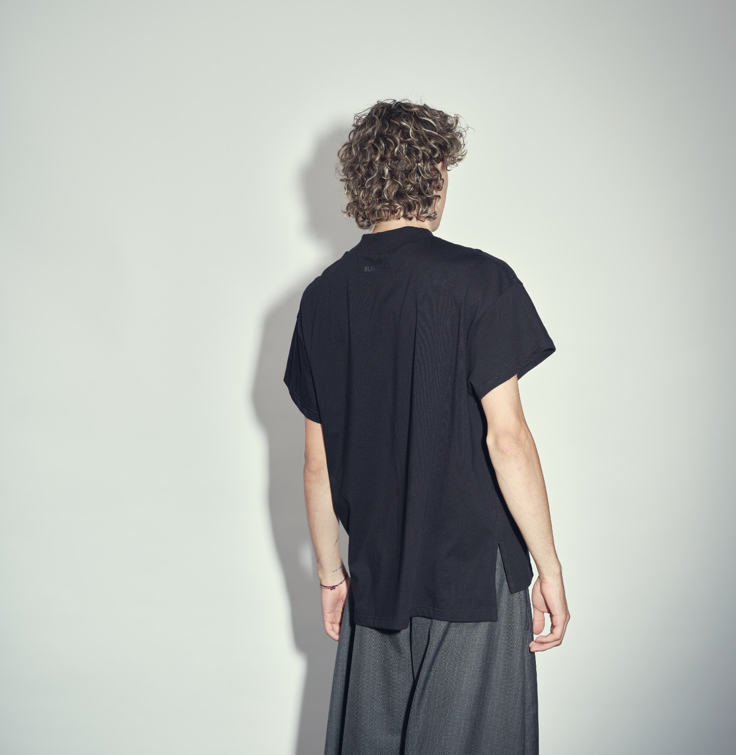 Lazy Neck Tee 02 b