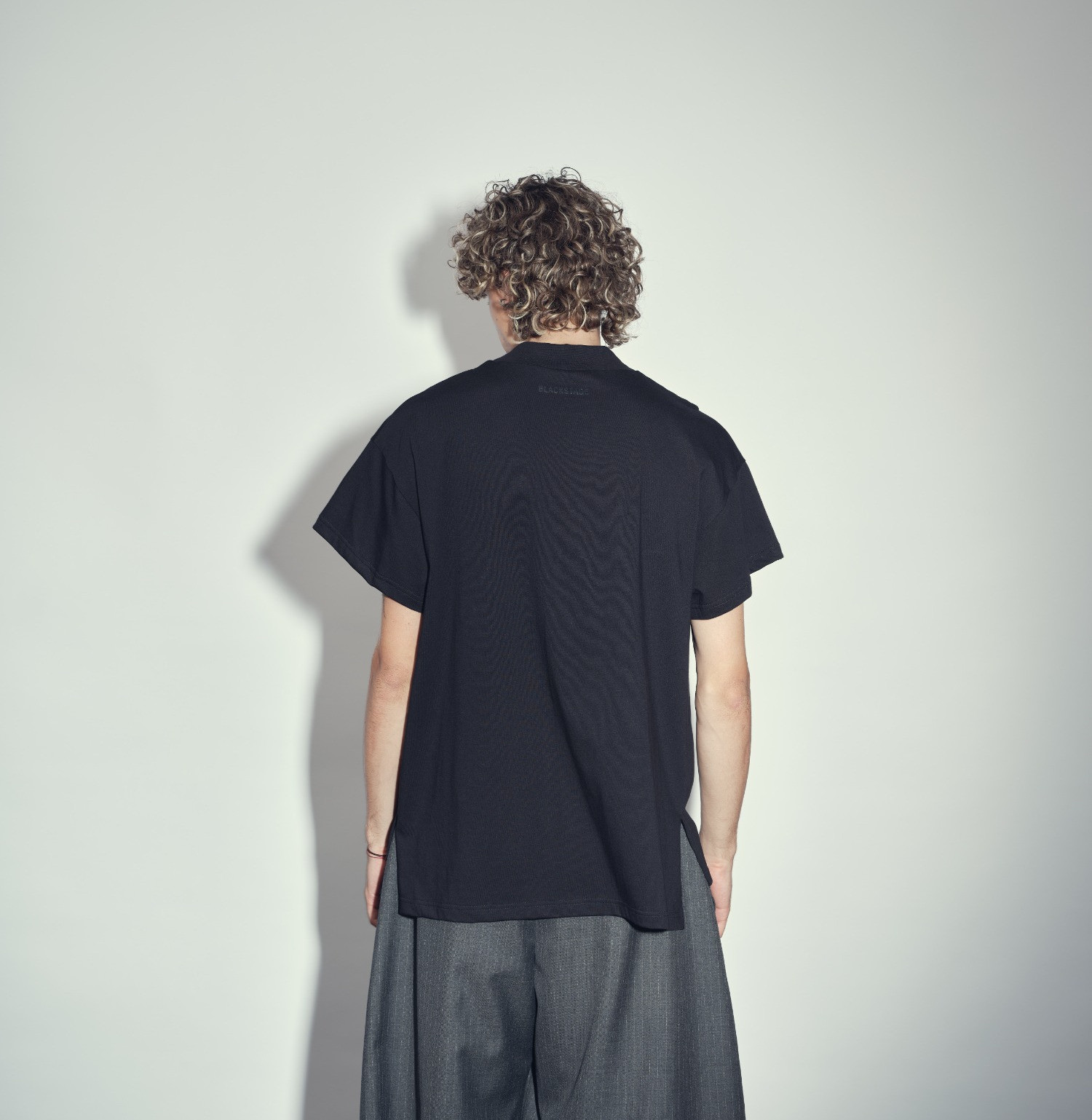 Lazy Neck Tee 02 b