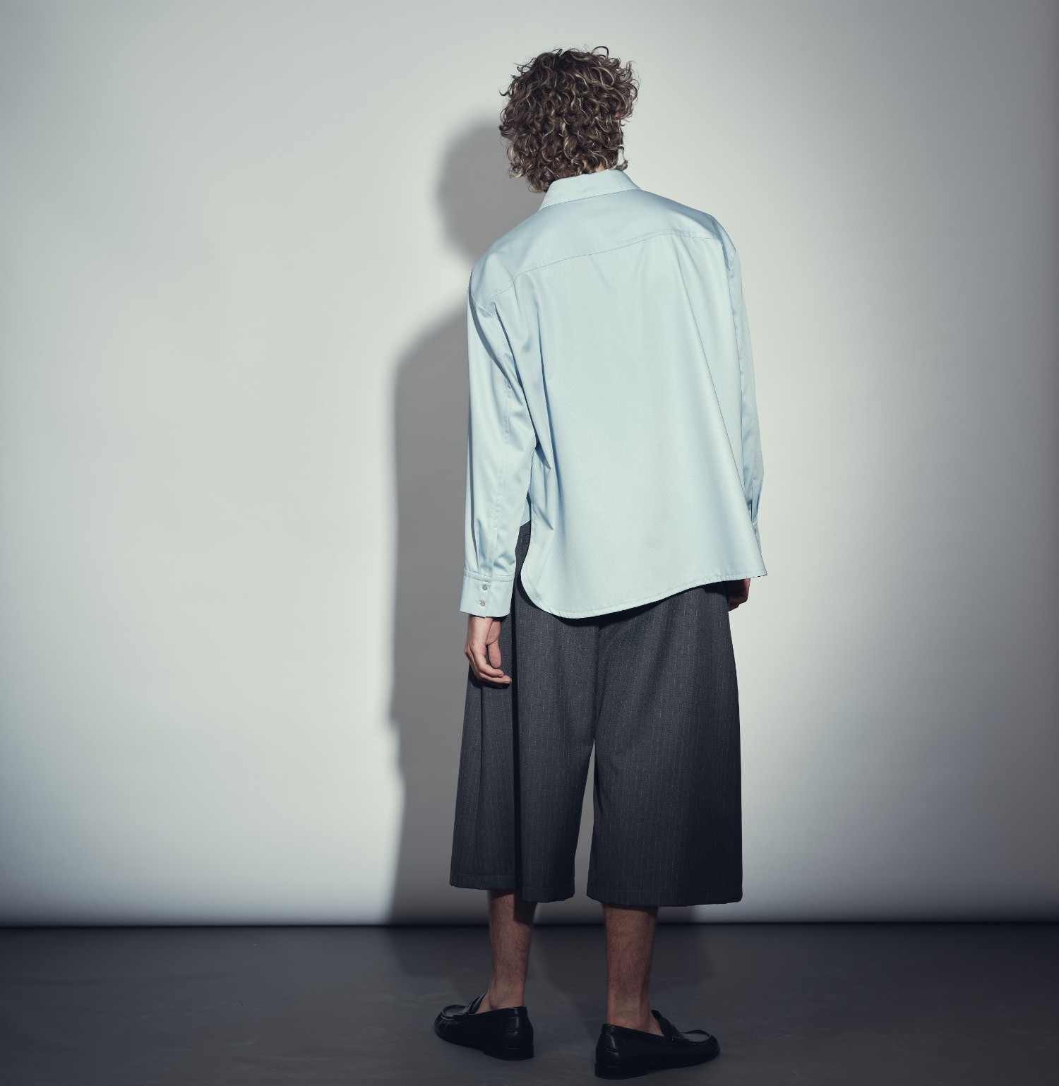 Wool mid-calf pants grey stripes