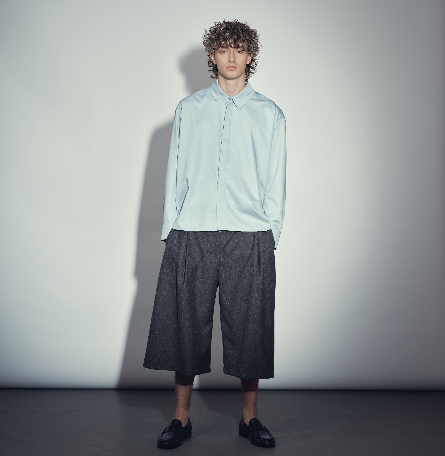 Wool mid-calf pants grey stripes